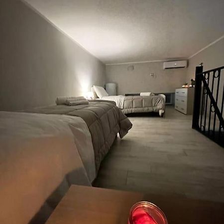 White House Spacca Napoli Екстериор снимка