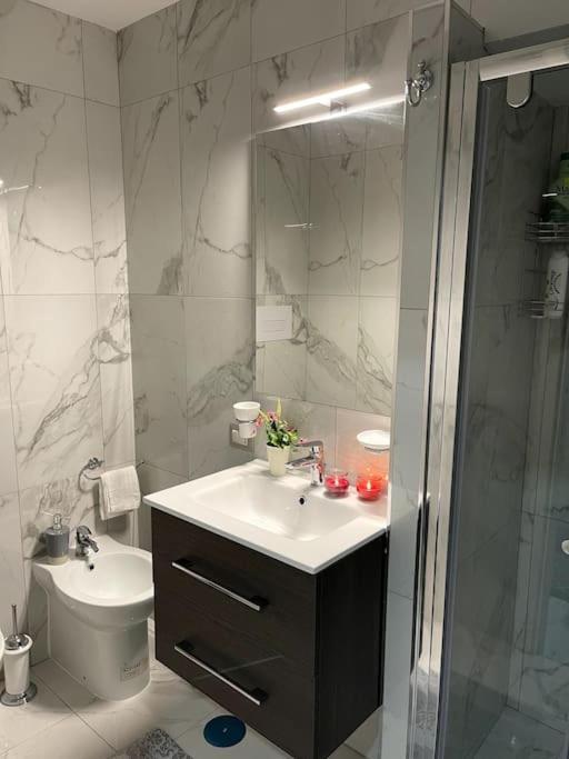 White House Spacca Napoli Екстериор снимка